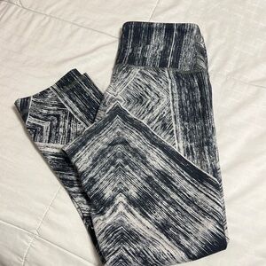 Lululemon capri leggings size 4